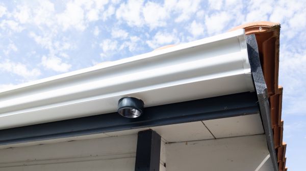 Seamless Gutters Installation in Arlington